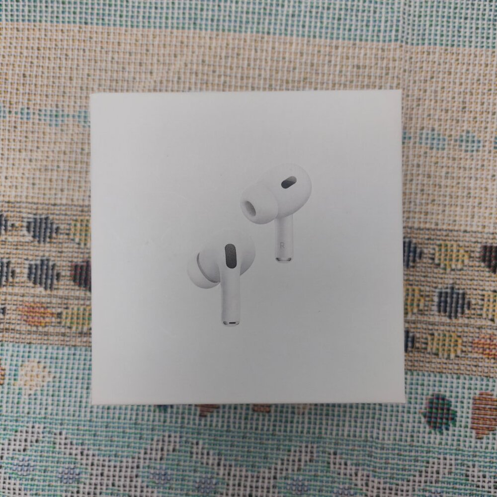 ⚗️Apple AirPods Pro Generation with MagSafe Wireless Charging Case - White